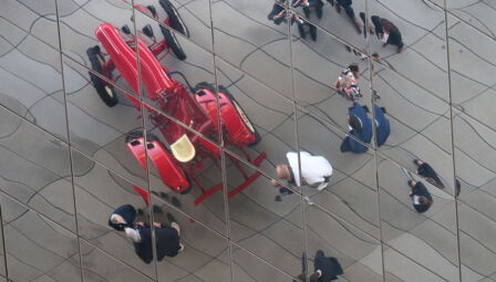 Titelbild des neuen Campus Mensch Magazins: Restaurierung für das Porsche Museum
